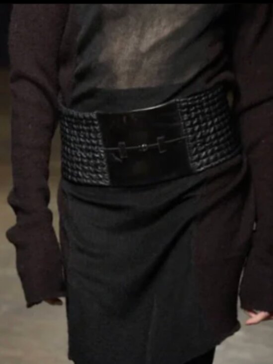 THE CAVALIÉR SHIRRED BELT / BLACK LEATHER